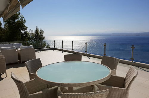 Foto 35 - Luxurious Suite Athena Near To Beach