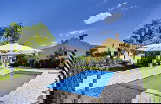 Foto 1 - Holiday Home in Lindar With Pool