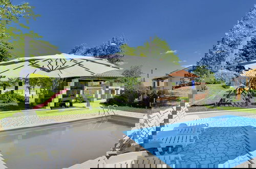 Foto 15 - Holiday Home in Lindar With Pool