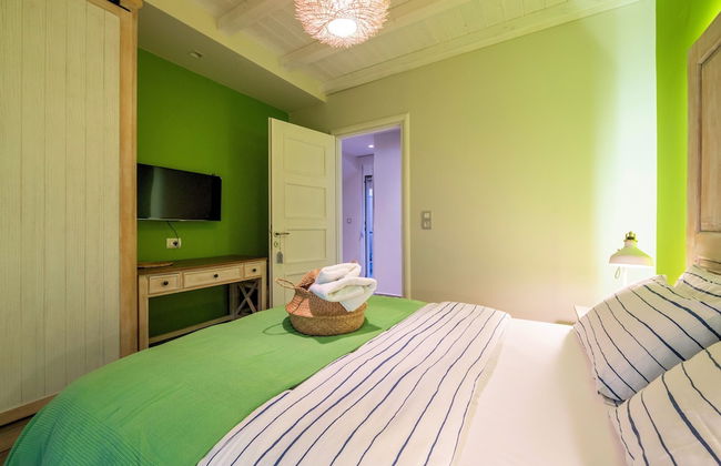 Seabreeze Villa - with Jacuzzi & heated pool - Foto 3