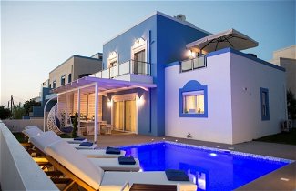 Foto 1 - Seabreeze Villa - with Jacuzzi & heated pool