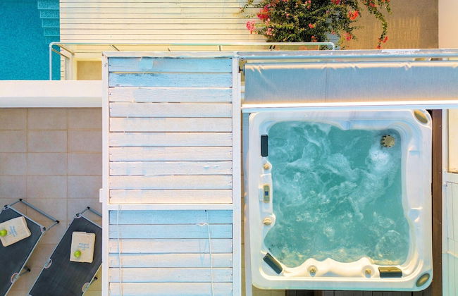 Seabreeze Villa - with Jacuzzi & heated pool - Foto 39