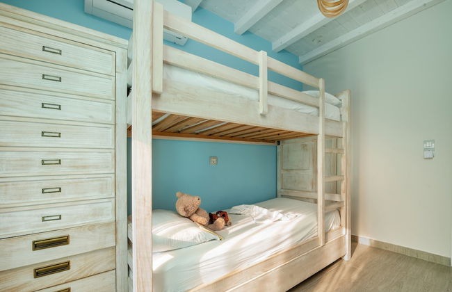 Seabreeze Villa - with Jacuzzi & heated pool - Foto 7