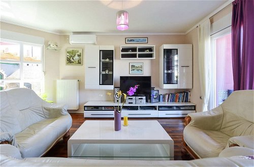 Photo 10 - Attractive Apartment in Zadar With Private Pool