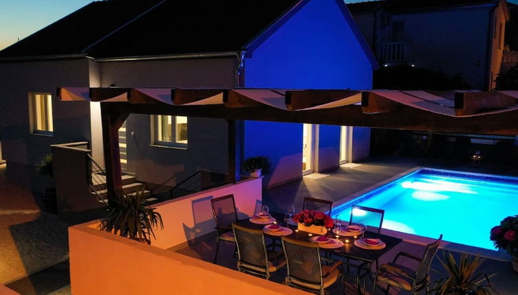 Foto 1 - Lovely Holiday Home With Private Swimming Pool