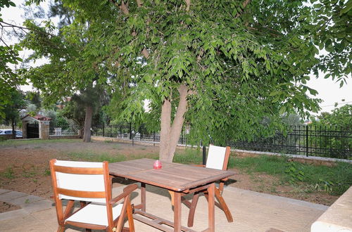 Photo 15 - Family Maisonette with Pool near Beach