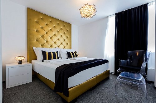 Photo 9 - B Gold Luxury Rooms