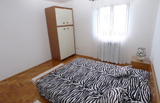 Foto 2 - Four Person Apartment With One Bedroom Located Near Beach