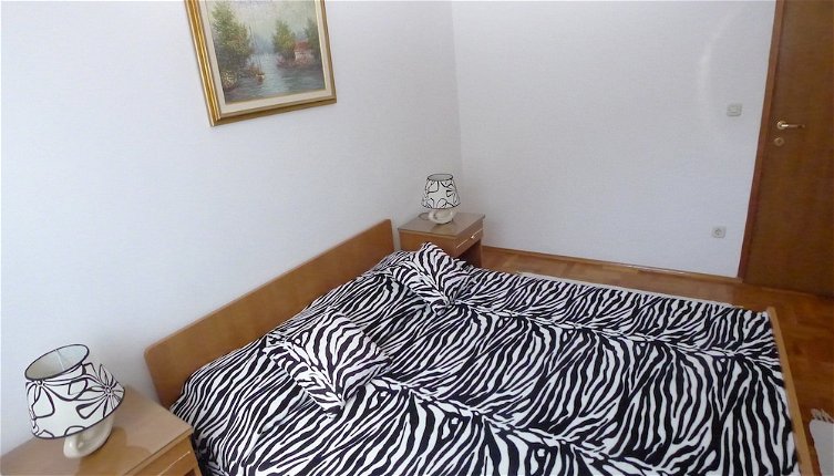 Foto 1 - Four Person Apartment With One Bedroom Located Near Beach