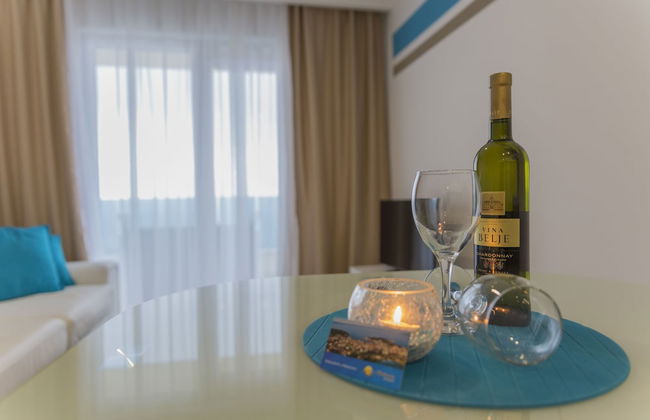 Lux Apartments - Photo 60