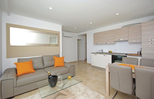 Lux Apartments - Photo 53