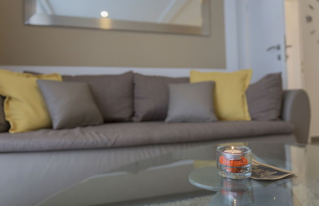 Lux Apartments - Photo 5