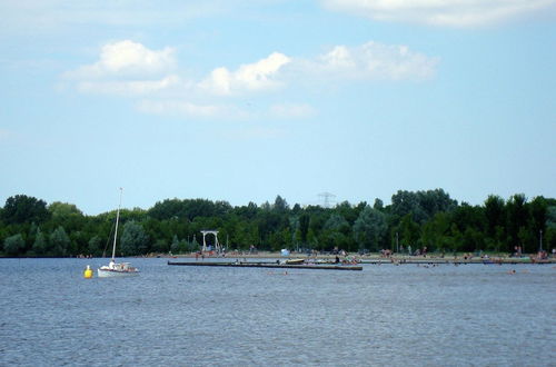 Photo 26 - Attractive Holiday Home With Jetty