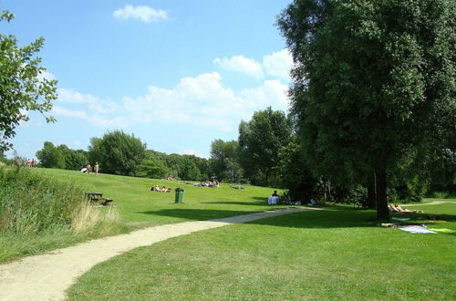 Photo 30 - Attractive Holiday Home With Jetty