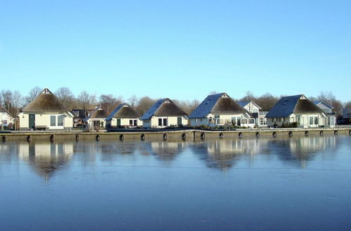 Photo 31 - Attractive Holiday Home With Jetty