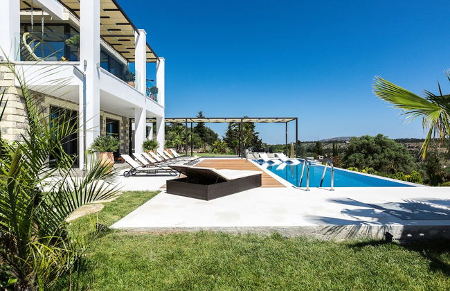 Villa Blue Skyline - Photo 1