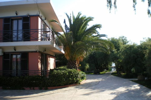 Photo 9 - Zervos Apartments