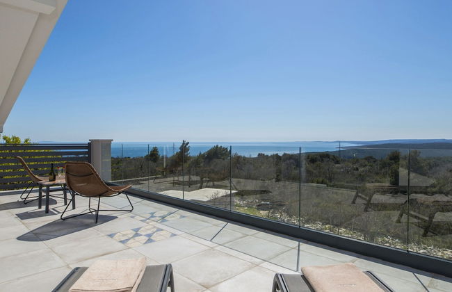 Villa with Swimming Pool, Outdoor Kitchen, Sauna, Hot Tub, Play Area, Sea View - Foto 78