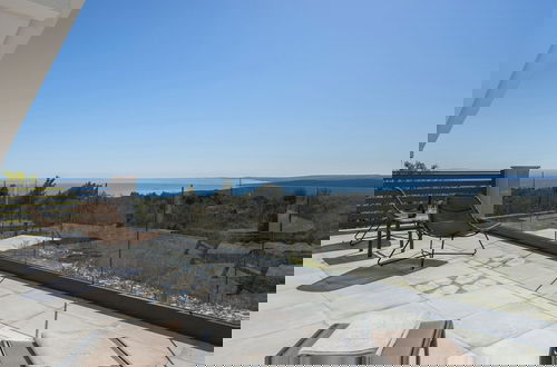 Foto 78 - Villa with Swimming Pool, Outdoor Kitchen, Sauna, Hot Tub, Play Area, Sea View