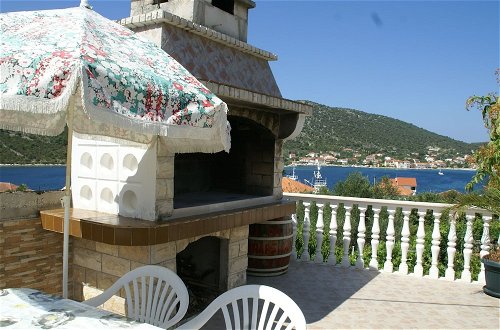 Foto 6 - Charming Apartment in Vinisce With Jetty