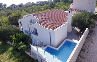 Foto 1 - Modern Apartment With Private Pool in Maslenica