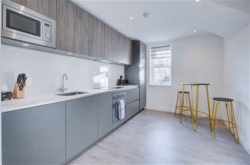 Foto 8 - Contemporary 3-bed Apartment in Fulham, London