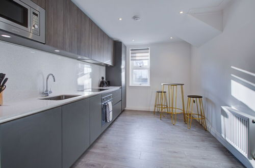 Foto 9 - Contemporary 3-bed Apartment in Fulham, London