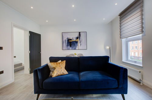 Photo 14 - Contemporary 3-bed Apartment in Fulham, London