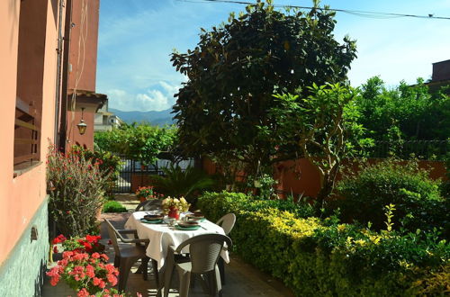 Photo 17 - Cosy Holiday Home in Pompei With Garden