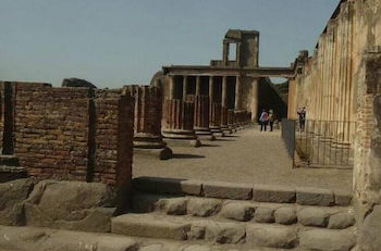 Photo 31 - Cosy Holiday Home in Pompei With Garden