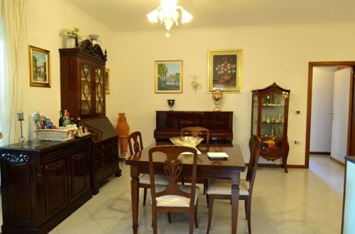 Photo 14 - Cosy Holiday Home in Pompei With Garden