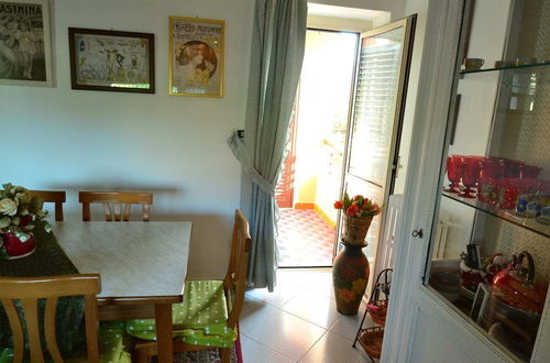 Photo 21 - Cosy Holiday Home in Pompei With Garden