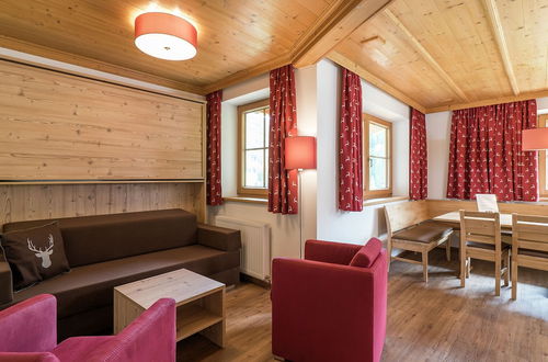 Photo 10 - Luxurious Apartment in Saalbach-hinterglemm Near Ski Area