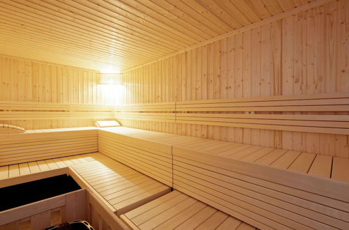 Foto 20 - Charming Apartment in Finkenberg With Sauna