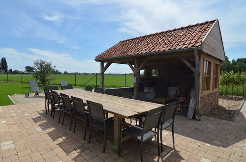 Photo 18 - Gorgeous Country House With Giant Garden and Views of the Fields