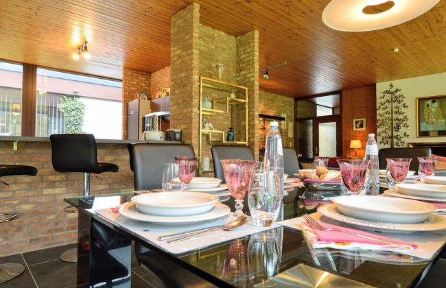 Luxury Villa with Swimming Pool near F1 Circuit - Photo 26