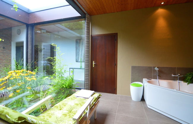 Luxury Villa with Swimming Pool near F1 Circuit - Photo 18