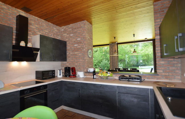 Luxury Villa with Swimming Pool near F1 Circuit - Photo 9