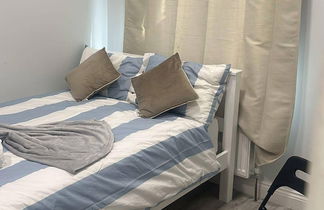 Photo 3 - Studio Flat in London