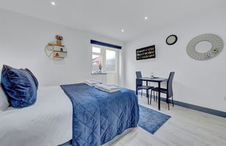 Photo 3 - Lovely 1-bed Studio in Feltham