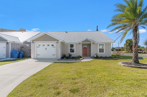 Photo 42 - Coral Cabana - 3BD 2BA Home Close to Beach w/ Optional Golf Cart