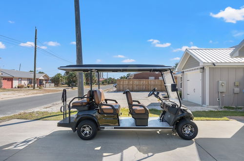 Photo 27 - Coral Cabana - 3BD 2BA Home Close to Beach w/ Optional Golf Cart