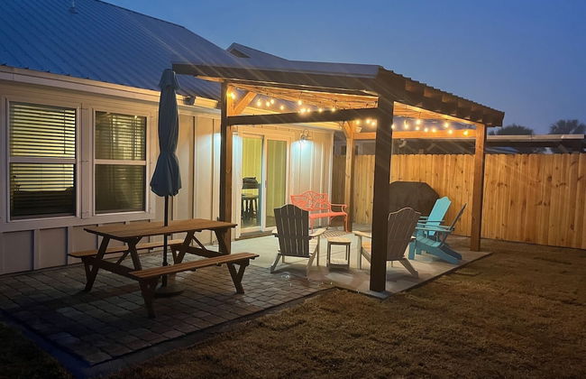 Coral Cabana - 3BD 2BA Home Close to Beach w/ Optional Golf Cart! - Foto 26