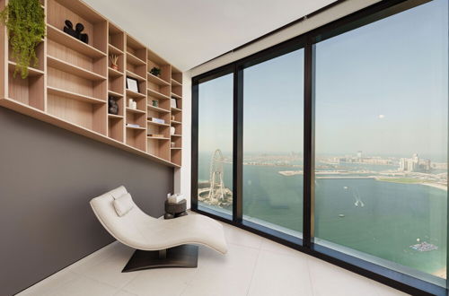 Foto 15 - Maison Privee - Lavish Apt w/ Stellar Ocean Views in Address JBR