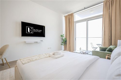 Foto 7 - Elite LUX Holiday Homes - Sleek Modern Luxurious Studio in JVC Dubai