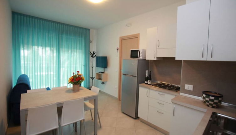 Foto 1 - Charming Flat for up to 6 Guests Near the Beach