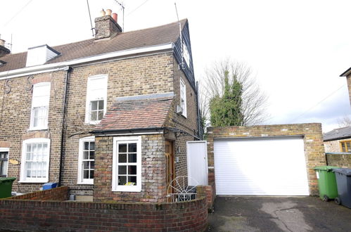 Foto 1 - Immaculate 3-bed House in Waltham Cross