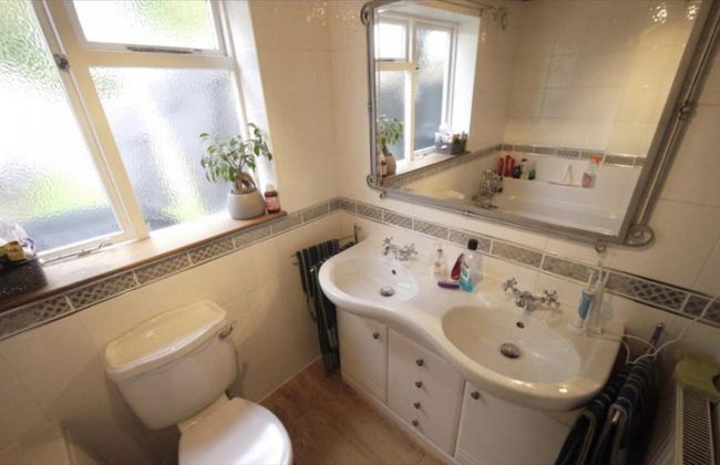 Immaculate 3-bed House in Waltham Cross - Foto 5