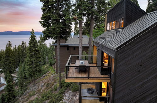 Foto 44 - Lake Tahoe Luxury Cabin by Avantstay Lake View