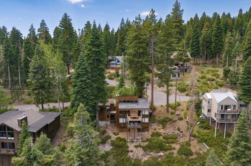 Photo 23 - Lake Tahoe Luxury Cabin by Avantstay Lake View